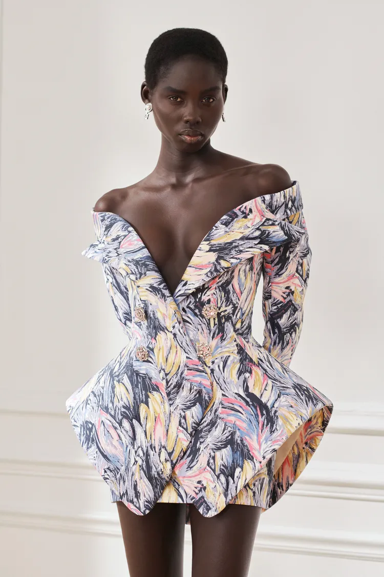 BALMAIN為法式設計注入邁阿密現代摩登風格。品牌提供