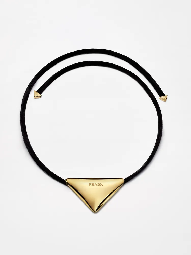 Eternal Gold 18K黃金吊墜項鍊。品牌提供