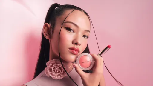 M.A.C这次吃了好多可爱! 幻色润唇冻绝配奶冻腮红5新色