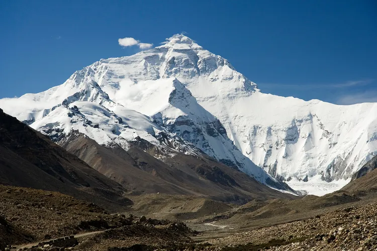 世界第一高峰聖母峰是登山客心中的「聖山」。翻攝wiki/mount.everest