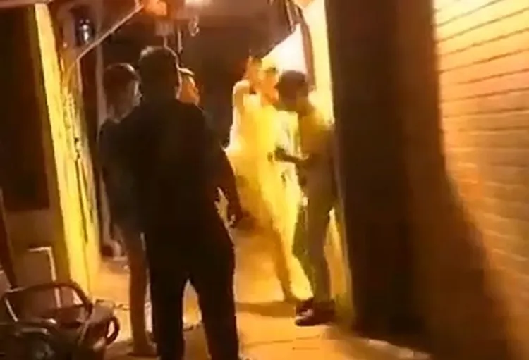 蕭姓少年在北區1家土地公廟遭1群友人毆打。江和樹提供