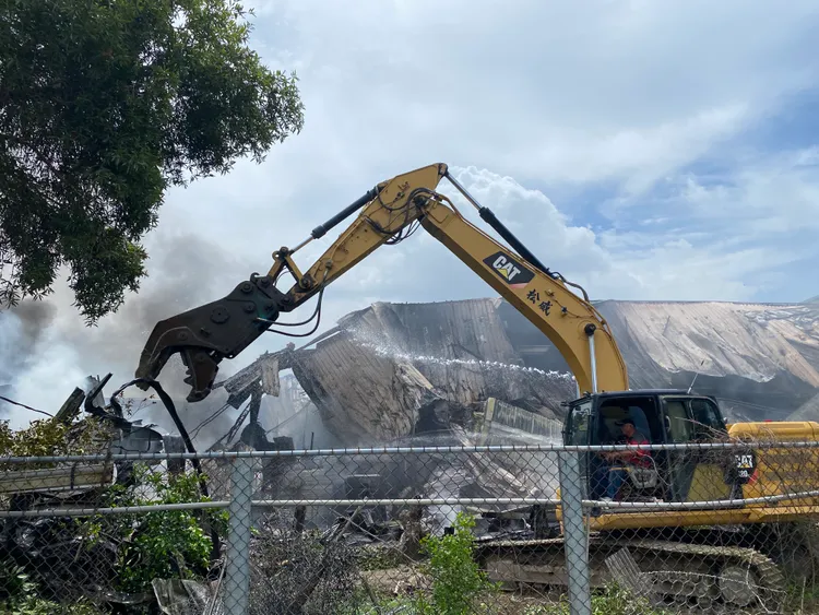 重機具到場協助救災作業。翻攝畫面