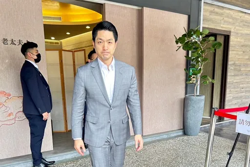 寬姐母喪|北市長蔣萬安來了 邱瓈寬另一個身份曝光