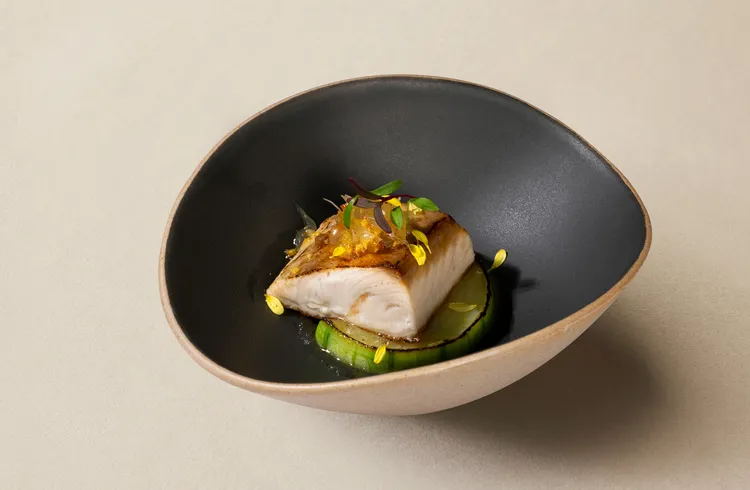 炙燒野生鬼頭刀柚子陳皮油醋醬。業者提供