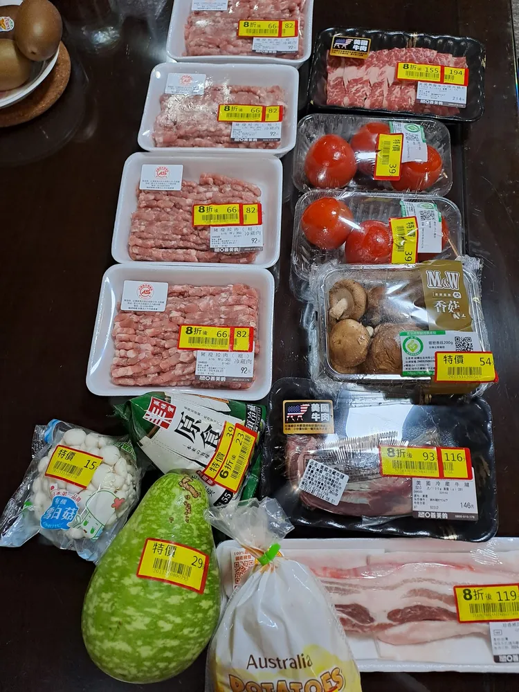 家庭主婦一次買一車折扣品省下近千元。翻攝自我愛全聯-好物老實説臉書社團