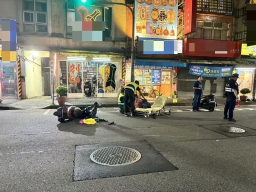 汐止分局前車禍 女騎士滑行10米倒地!警1分鐘衝到現場