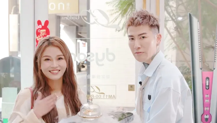 男友Tommy（右）是丟丟妹的髮型專屬設計師。翻攝Tommy IG