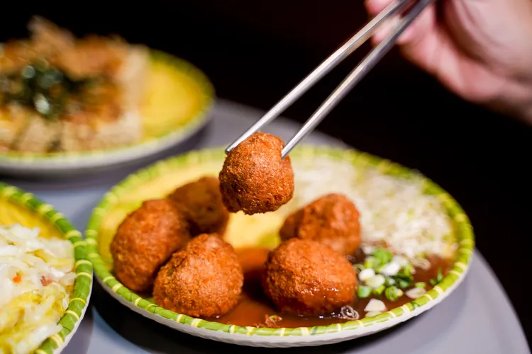 隱藏版限量供應的「快意武蝦」臭豆腐（130元）。田欣雲攝