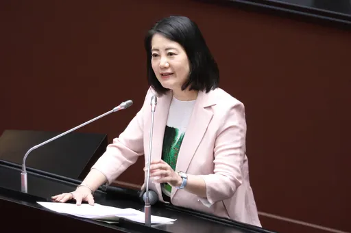 立法院審查覆議案 吳思瑤狠揭黃國昌「公然自打臉」!實質討論僅1天