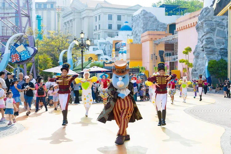 身分證正面有數字5，期間義大遊樂世界門票打5折。觀光署提供