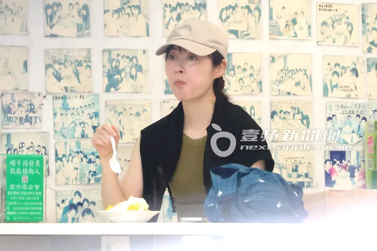 日籍藝人田中千繪素顏吃芒果雪花冰降火。特勤中心攝