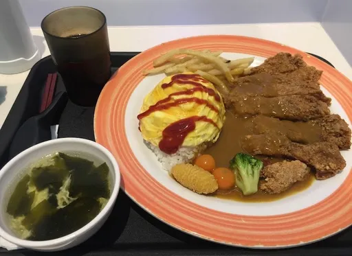 汐止遠雄「鴻屋咖哩」8人吃完腹瀉狂吐！疑食物中毒1人住院中