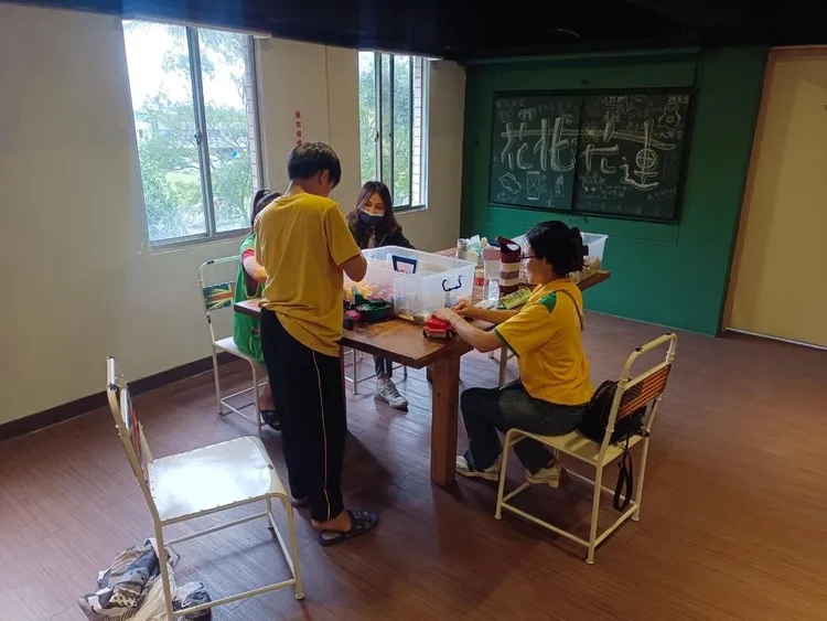 Kia總代理台灣森那美起亞與芥菜種會合作，規劃災後心理復原諮商輔導服務，協助孩子透過個別諮商或團體活動，脫離恐懼不安的心情。芥菜種會提供