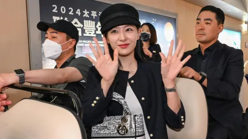 金智媛到台灣了！微笑揮手打招呼　親切回粉絲：「明天會加油」