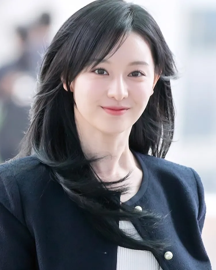 金智媛因出演《淚之女王》而人氣暴漲。翻攝kimjiwon_loveeeee IG