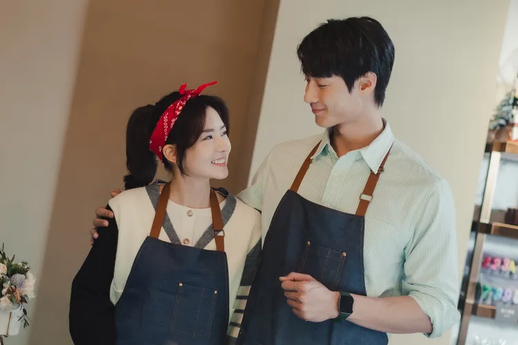 黃柏峰（右）、陳語安攜手創業。TVBS提供