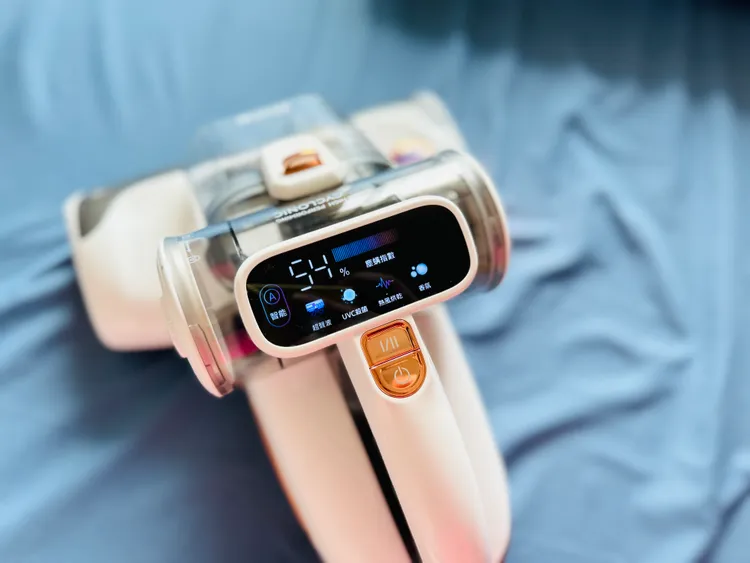 把手上有開關與兩種模式按鈕可以切換。記者趙筱文 攝影。