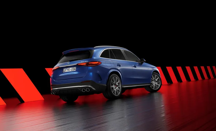 GLC 43 4MATIC雙車型皆採用「One Man, One Engine」動力配置，搭配48V高效輕油電系統，可迸發421(+14)hp。原廠照片