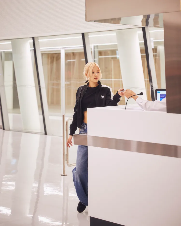 形象影片背景選在機場拍攝。品牌提供