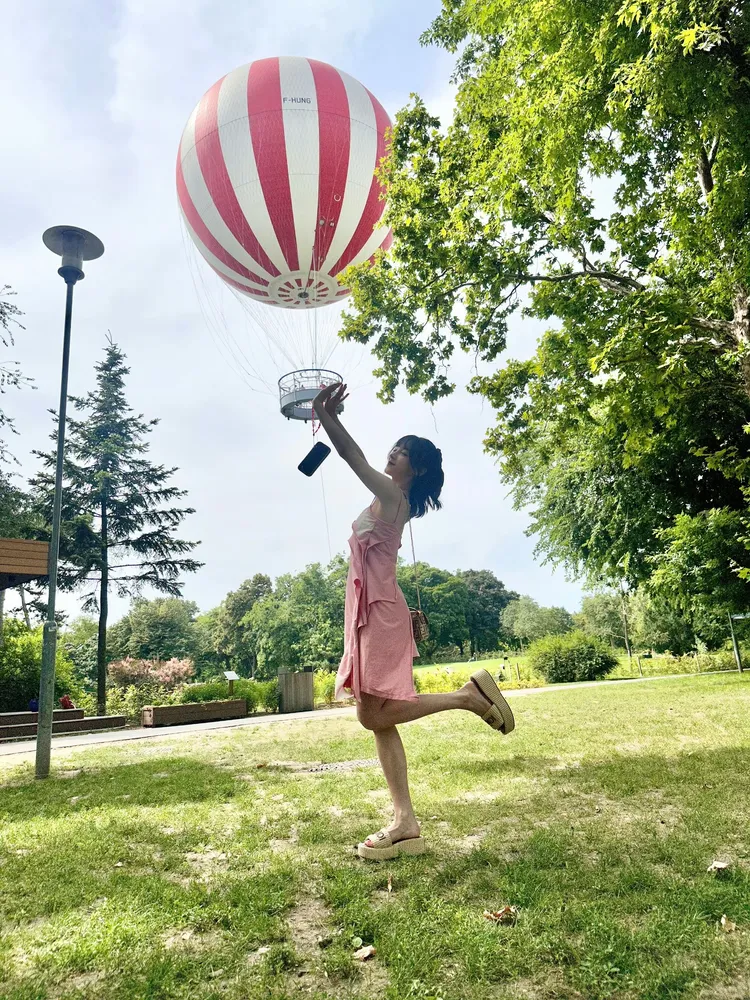 宋雨琦Diesel粉色層疊感針織連衣裙。翻攝宋雨琦微博