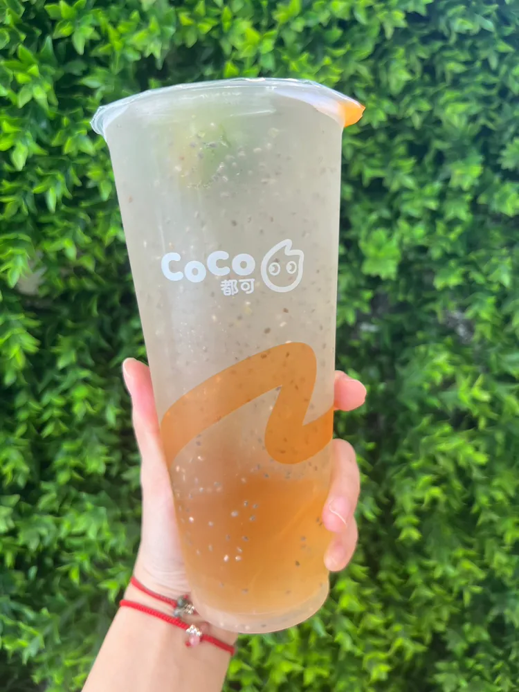 「檸檬奇遇桔」憑優惠券第二杯10元。業者提供