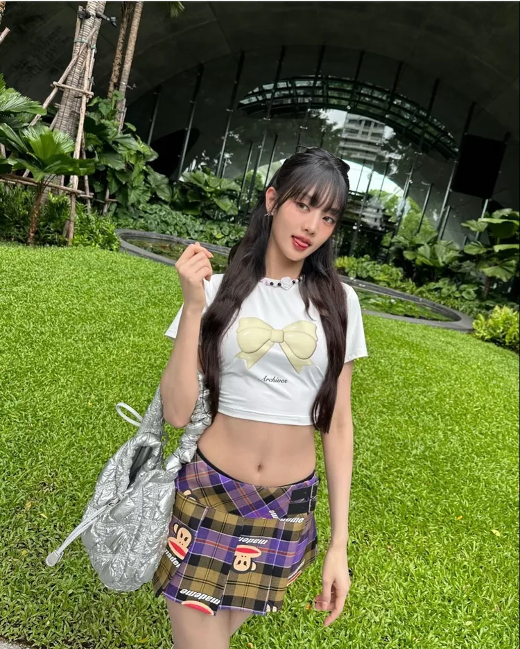 Minnie化身為又甜又酷的「千禧辣妹」。翻攝Minnie IG