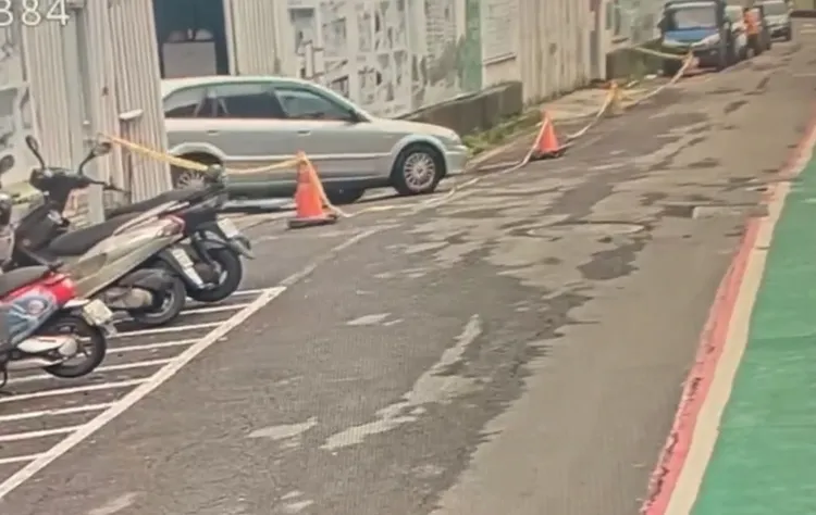 竊賊開車前往行竊。警方提供