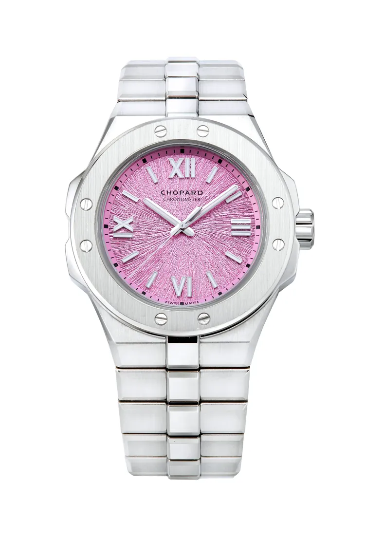 Alpine Eagle系列腕錶，41mm，搭載 Chopard 01.01-C型自動上鏈機械機芯，動力儲存60小時，搭配岩石茉莉刷紋面盤，56萬1000元。品牌提供