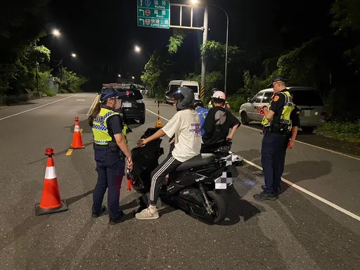 瑞芳分局長率隊擴大臨檢 直擊住宅竊盜現行犯!一併帶回送辦