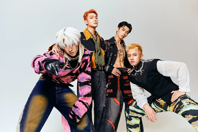 高顏值全創作唱跳男團UNUS6/15將現身快閃店表演，快閃店期間內更有機會獲得限量親筆簽名行李箱。業者提供