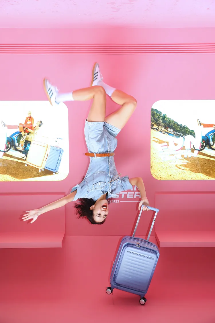 潮流寵兒Cindy(@hi__cindy)翻玩夢幻顛倒車廂。業者提供