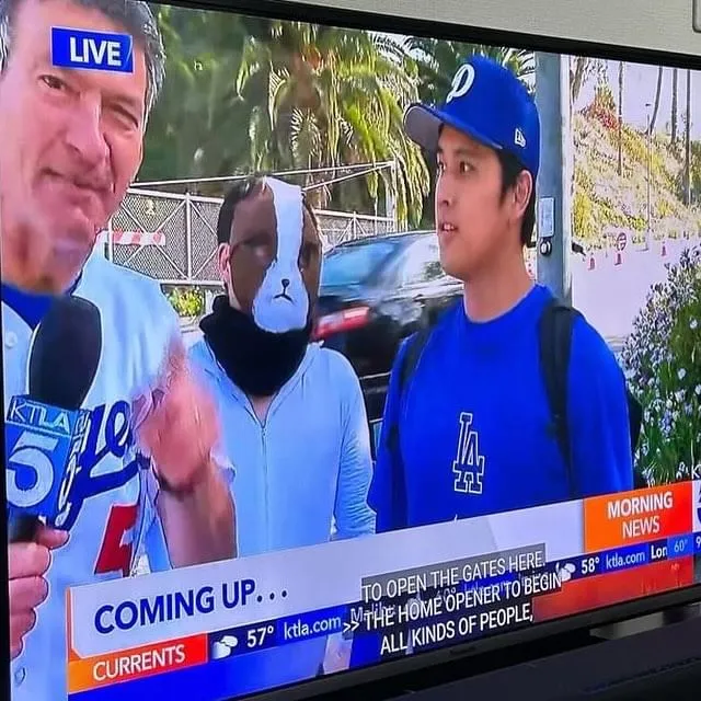 搞笑藝人井手口佳暉打著「大谷似翔平」名號走紅，到美國看球時被當地媒體捕獲採訪。翻攝yoshiki_ideguchi IG