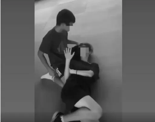 宜蘭國中男「抓髮鎖喉」暴打學姊 寫悔過書:最怕單親媽操心