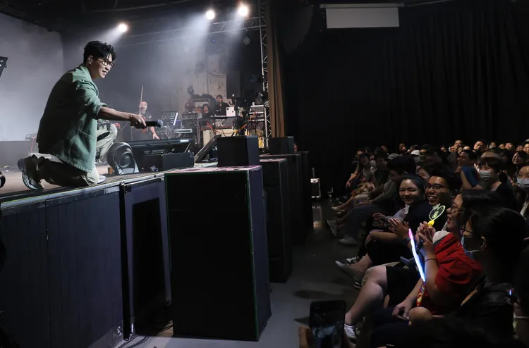 品冠跟粉絲開心互動。寬宏藝術x種子音樂提供