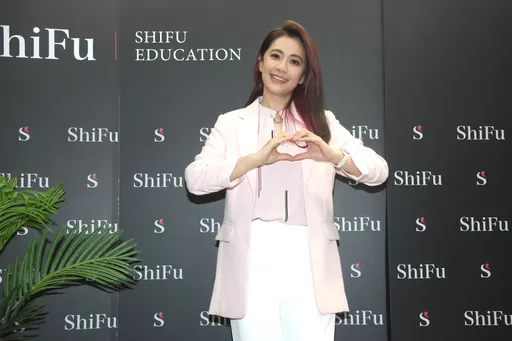 柯以柔離婚7年擁新歡 大方認愛「戀情才正要開始」