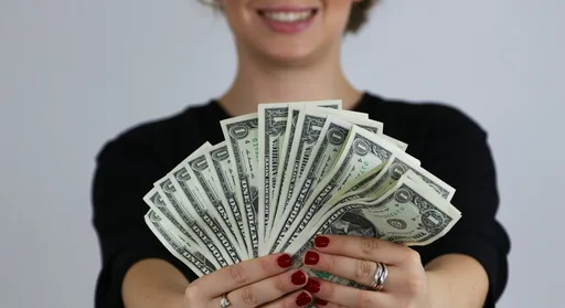 她買台積電、鴻海股票大賺300萬　秒離職公股銀行：賺5萬太慢