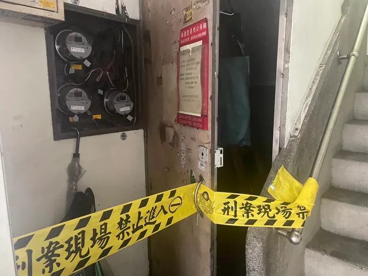 鑑識人員到場拉起封鎖線。警方提供