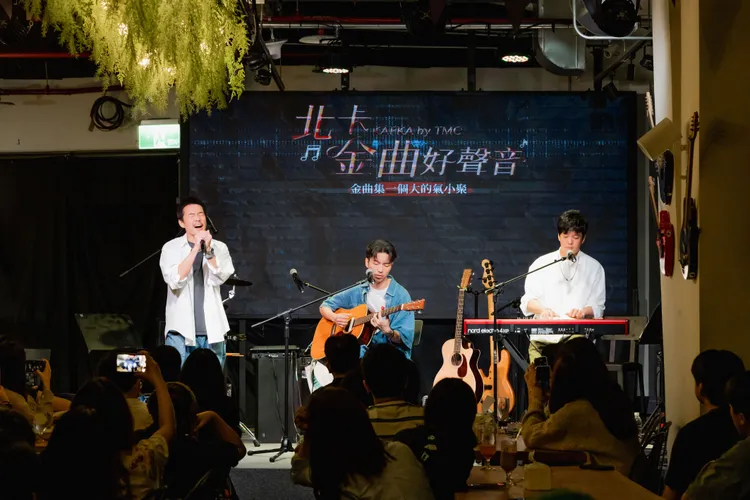 鄒序開唱眾多樂壇前輩助陣。WiFi Music 放飛音樂提供