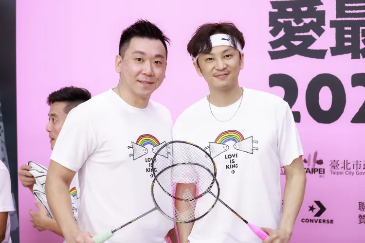 書偉（右）與教練李智展。愛最大提供