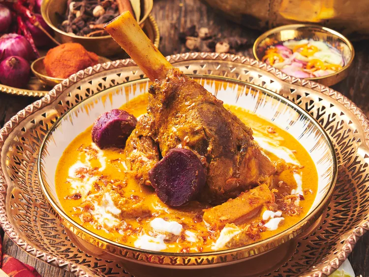 「瑪莎曼咖哩燉羊膝」。業者提供