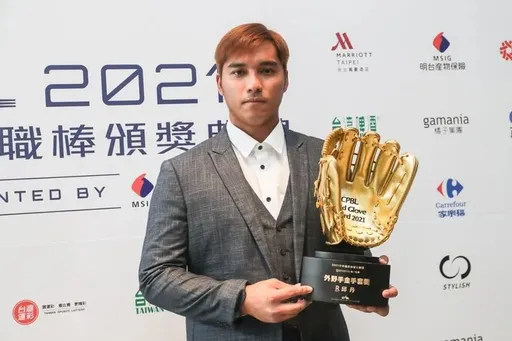 邱丹老婆是知名啦啦隊員 曾有「外野吸塵器」美名!今酒駕自毀前程