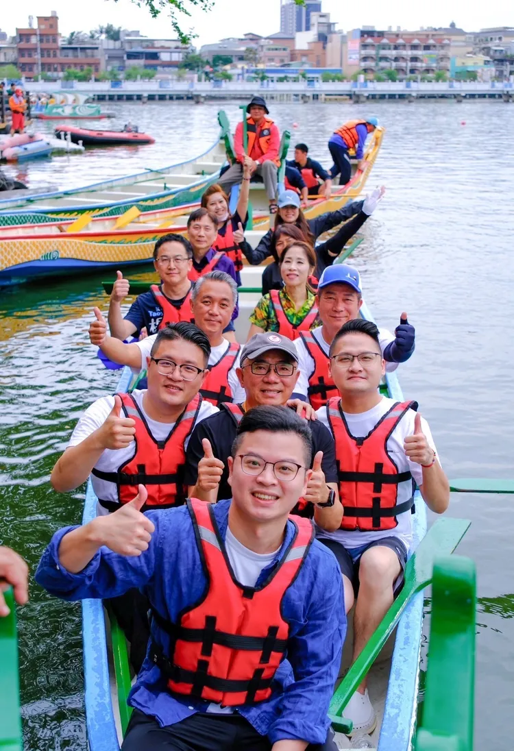 桃園市議會國民黨團龍舟隊。國民黨團提供
