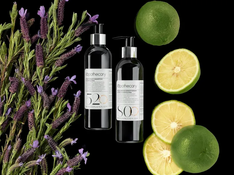 英草社推出首款天然植萃頭皮養護髮品，帶來淨髮浴和潤髮乳兩單品。品牌提供