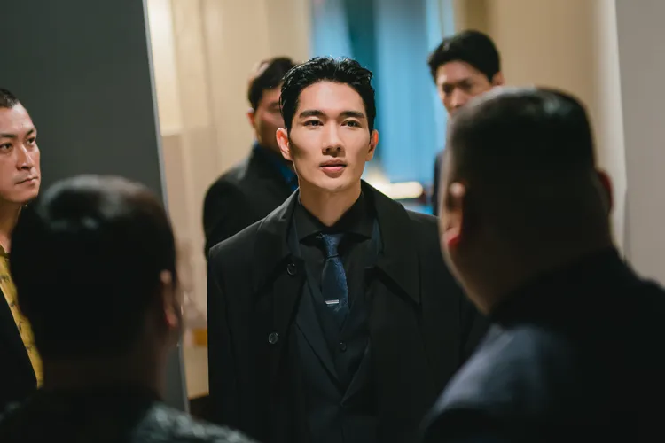 嚴泰九扮演金盆洗手的黑道大哥。friDay影音提供