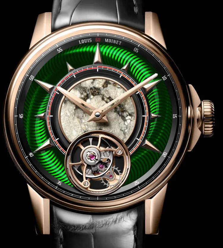Louis Moinet JULES VERNE 《TO THE MOON》腕錶，40.7mm，錶盤外部環繞半透明綠色清漆、中央為月球隕石，飛行陀飛輪機芯，動力儲存96小時，防水深度30米，全球限量8只，442萬7000元。品牌提供