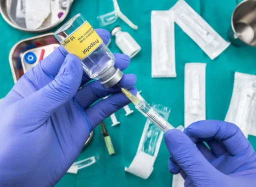 貴婦花千萬打「牛奶針」成癮！2年485次超傷身　判醫師賠200萬