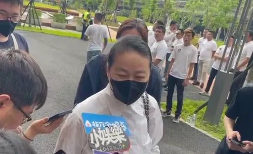 寬姐母親告別式|16歲認識邱瓈寬 金馬影后陸小芬現身曝私交