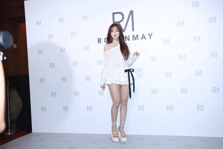 葉舒華大方露出微肉大腿線條。讀者提供