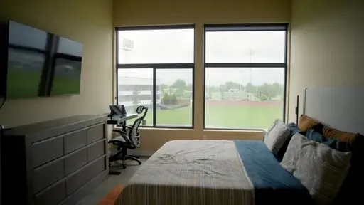 全球最酷公寓在這!138戶獨享棒球場草地景觀 月租5.5萬仍「秒殺」