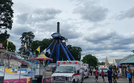 百年遊樂園設施故障　30人倒栽蔥卡5層樓高半小時